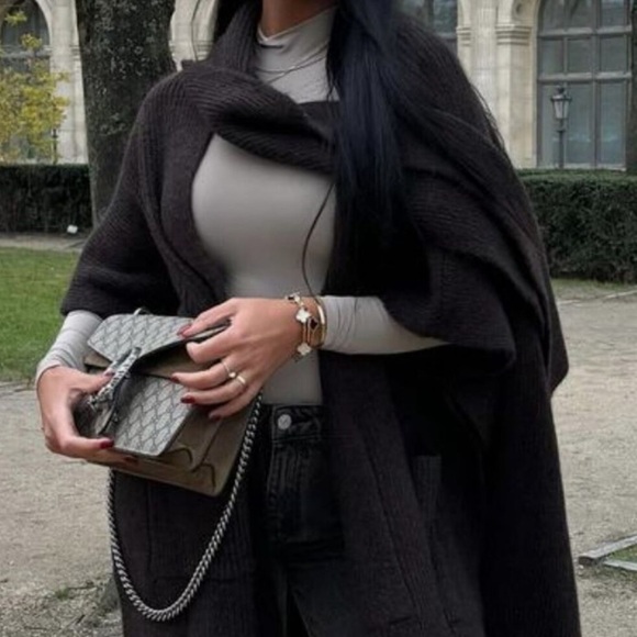 ✨Zara Cardigan ✨ - Picture 2 of 4